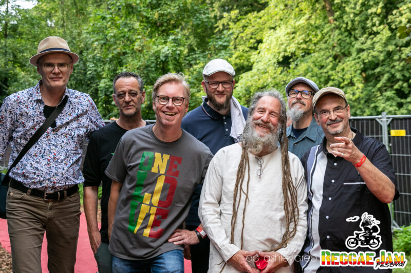 Irie Miah & the Massive Vibes